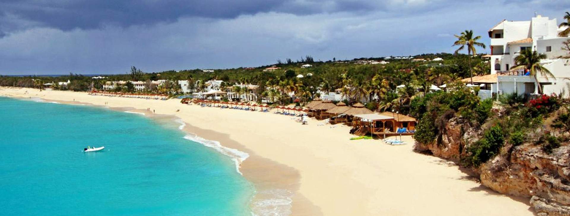 Long Bay in Sint Maarten with the view of La Samana Resort