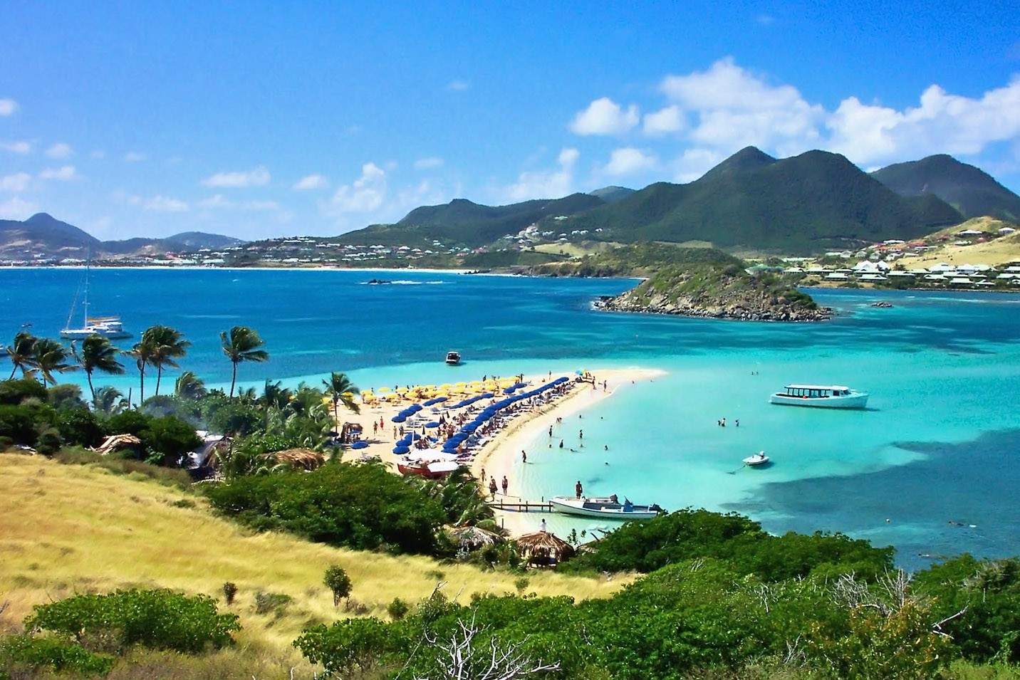 Pinel Island in St. Martin with the view of the main island in the background