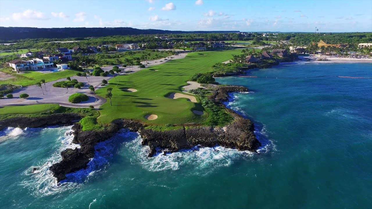 Play along the Caribbean Sea at Punta Espada, but be careful, always keep one eye on the ball