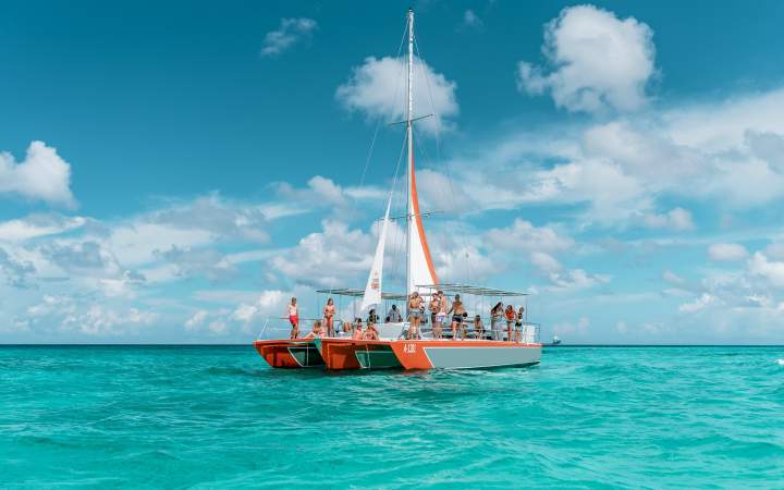 catamaran boat tour aruba