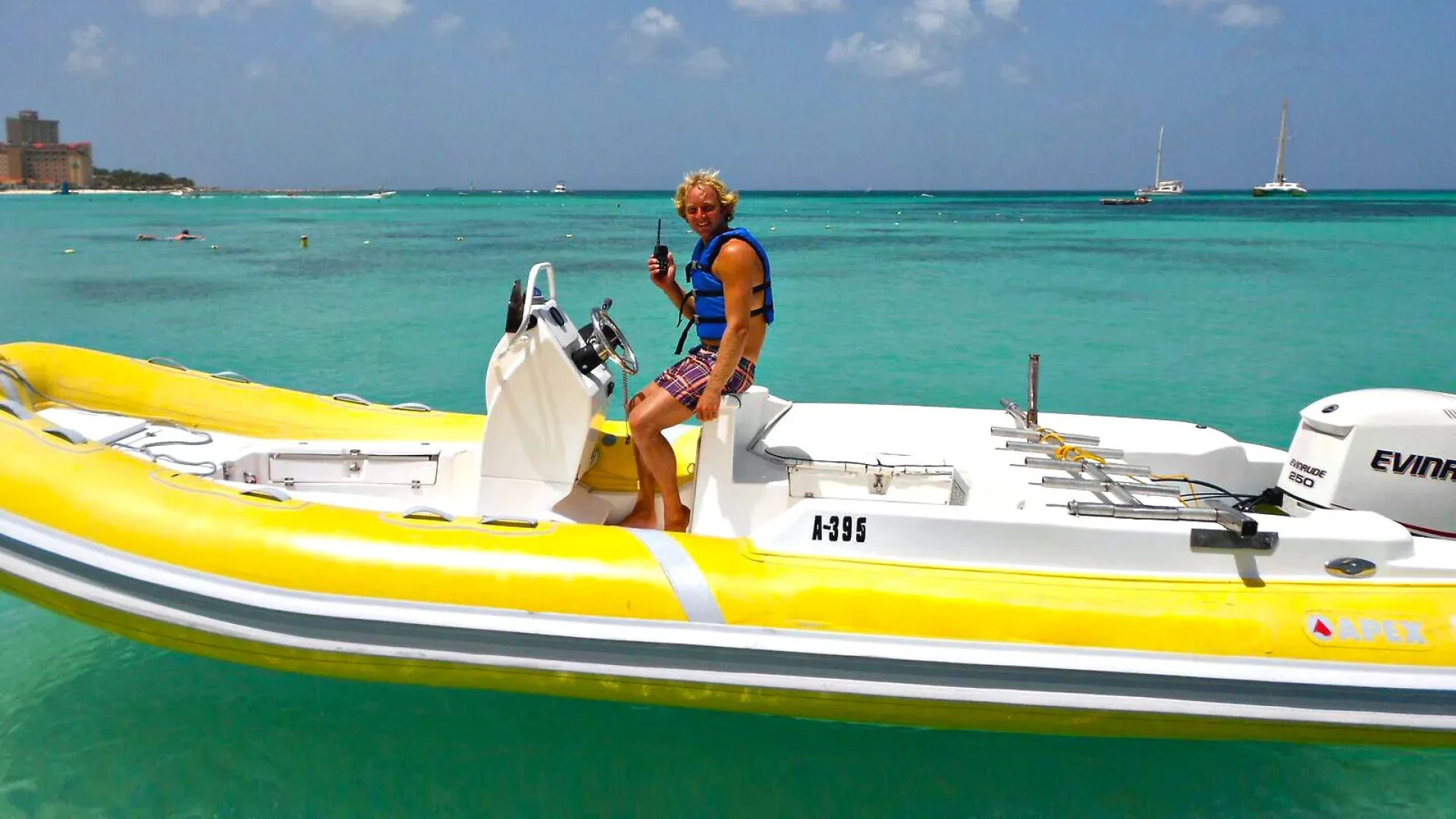 Speedboat Rental in Palm Beach Aruba
