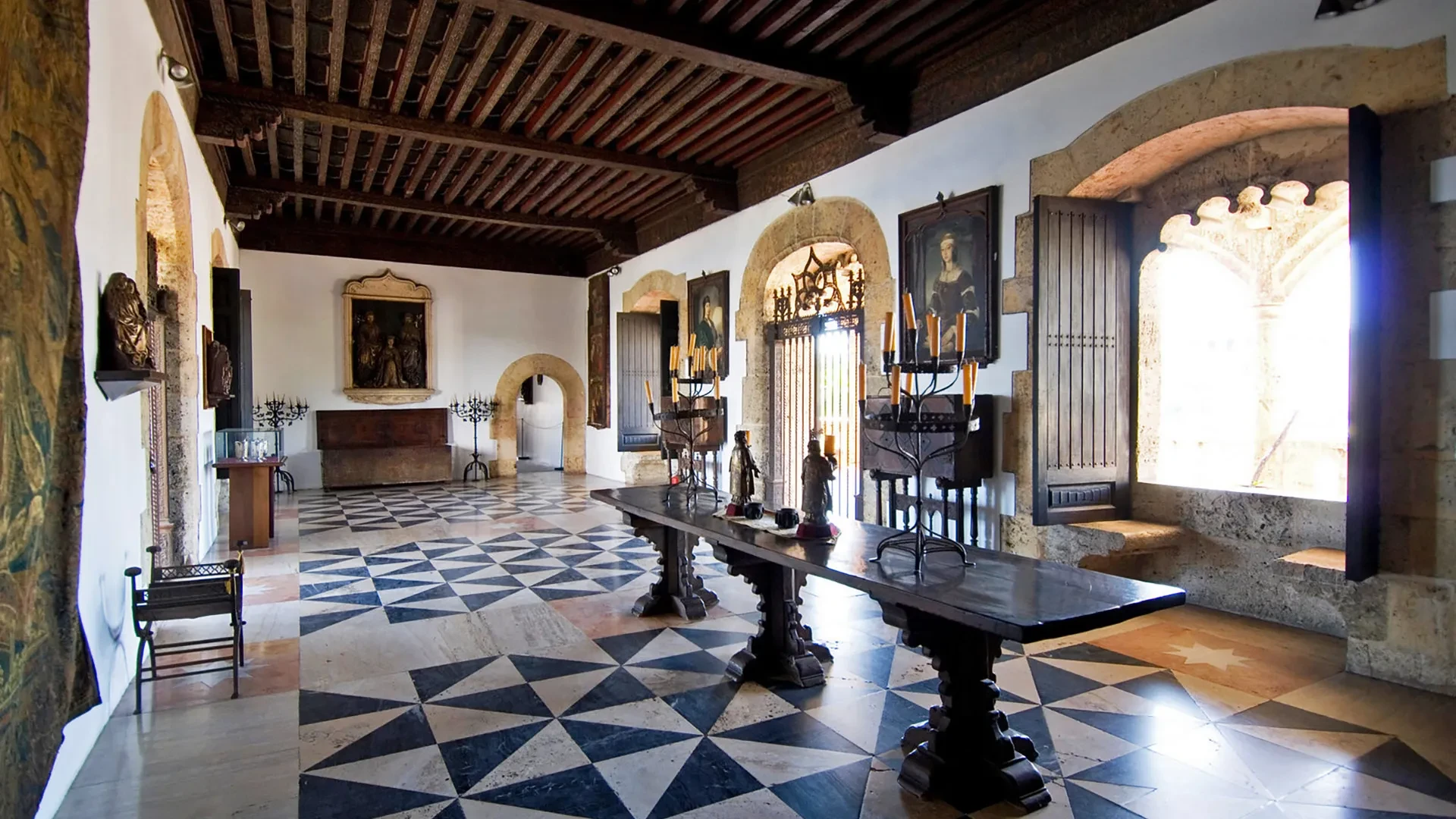 Santo Domingo Sightseeing Tour from Boca Chica and Juan Dolio