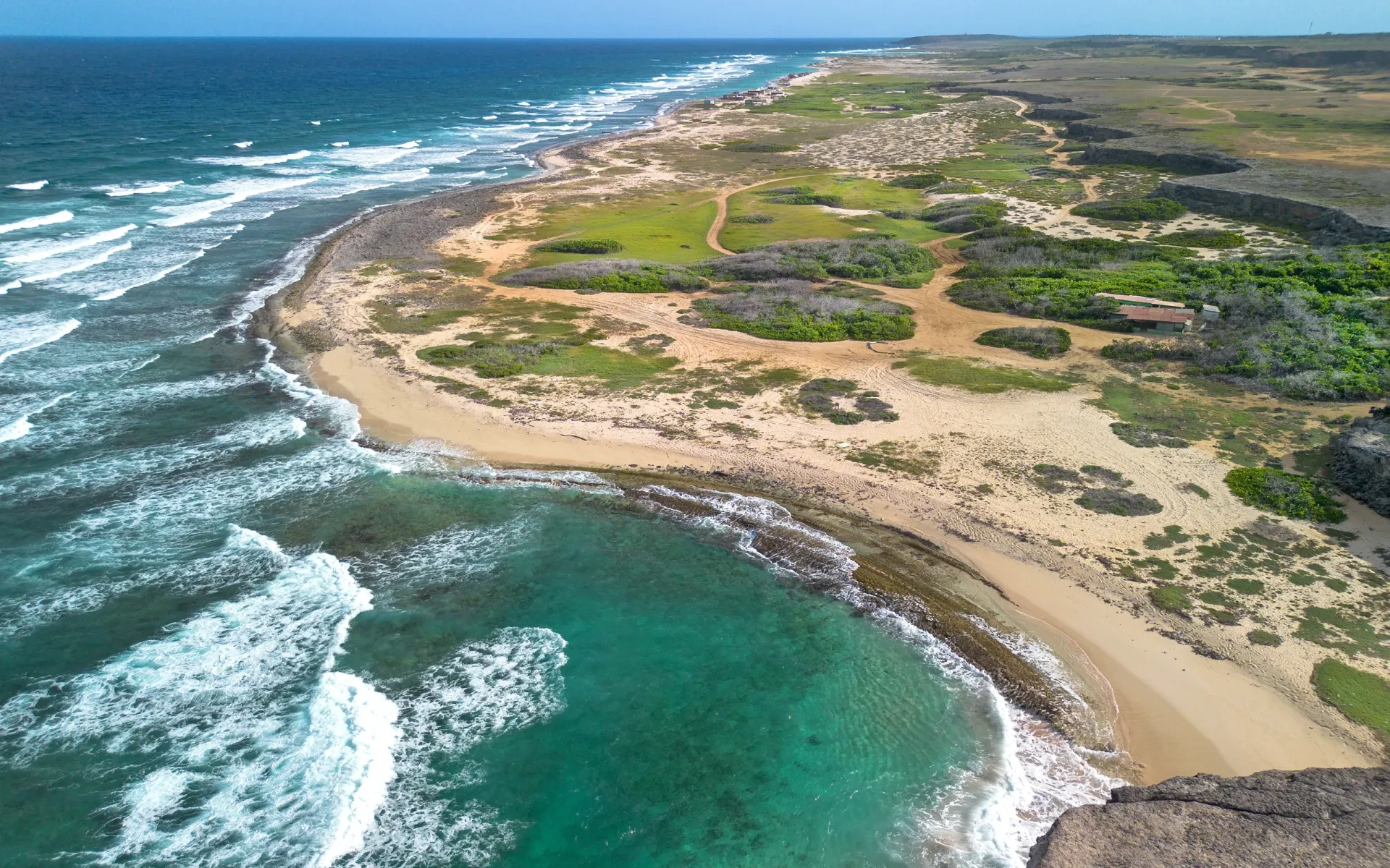 Beach di Fossil Aruba 2025